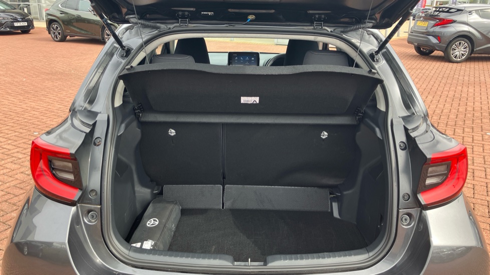 Toyota Yaris 1.5 Hybrid Design 5dr CVT Hybrid Hatchback - Image 13