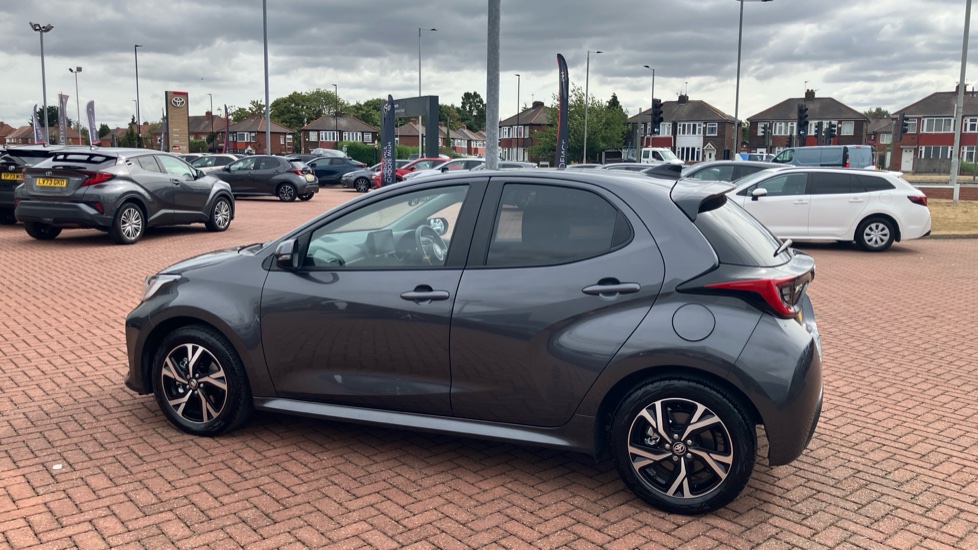 Toyota Yaris 1.5 Hybrid Design 5dr CVT Hybrid Hatchback - Image 50