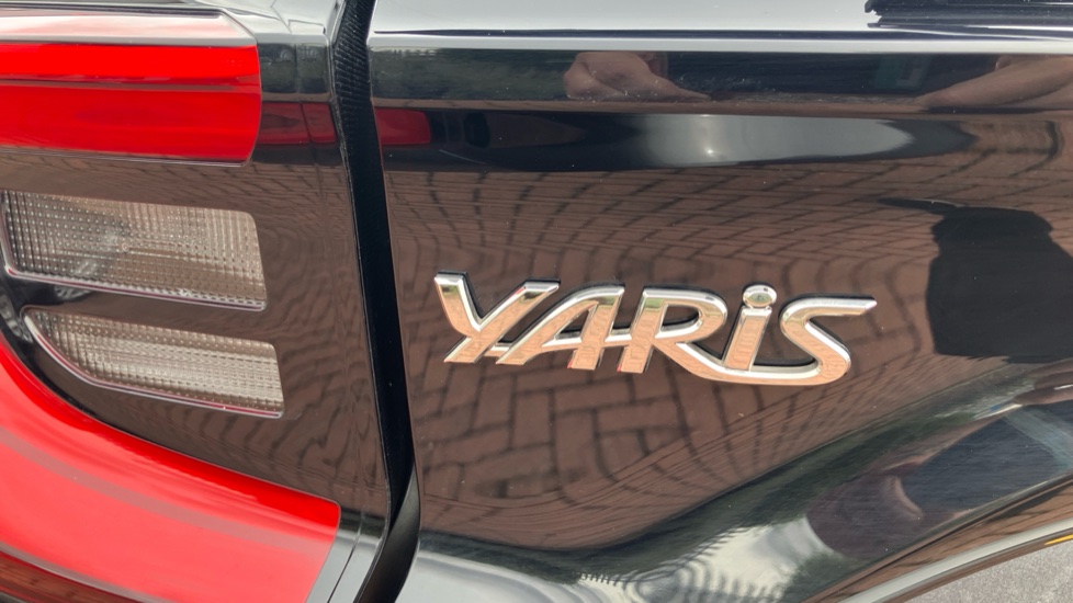 Toyota Yaris 1.5 Hybrid Design 5dr CVT Hybrid Hatchback - Image 56