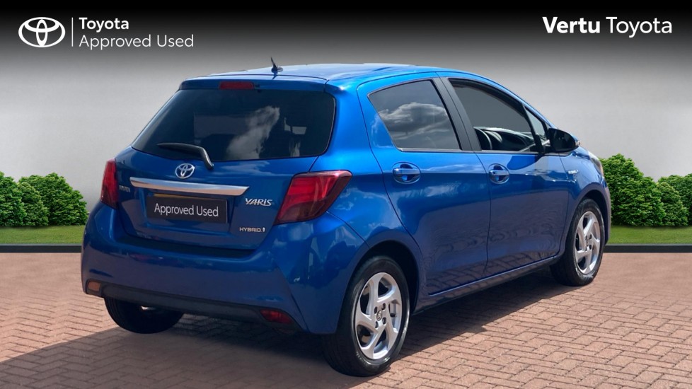 Toyota Yaris 1.5 Hybrid Icon 5dr CVT Hybrid Hatchback - Image 2