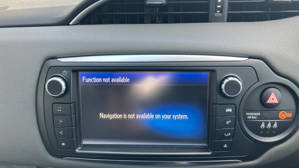 Toyota Yaris 1.5 Hybrid Icon 5dr CVT Hybrid Hatchback - Image 9