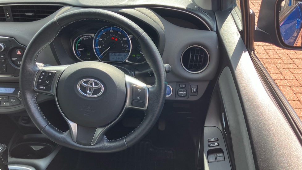 Toyota Yaris 1.5 Hybrid Icon 5dr CVT Hybrid Hatchback - Image 10