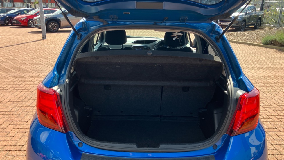 Toyota Yaris 1.5 Hybrid Icon 5dr CVT Hybrid Hatchback - Image 13