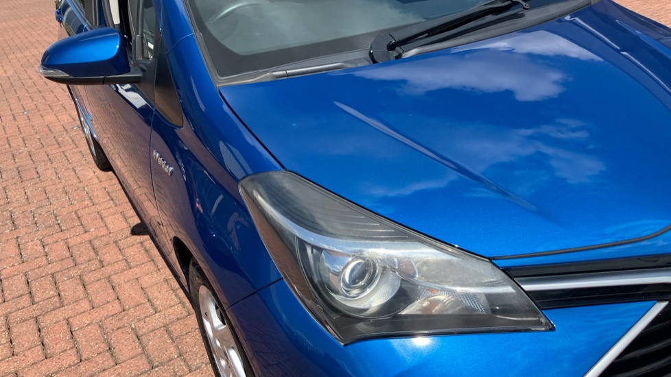 Toyota Yaris 1.5 Hybrid Icon 5dr CVT Hybrid Hatchback - Image 20