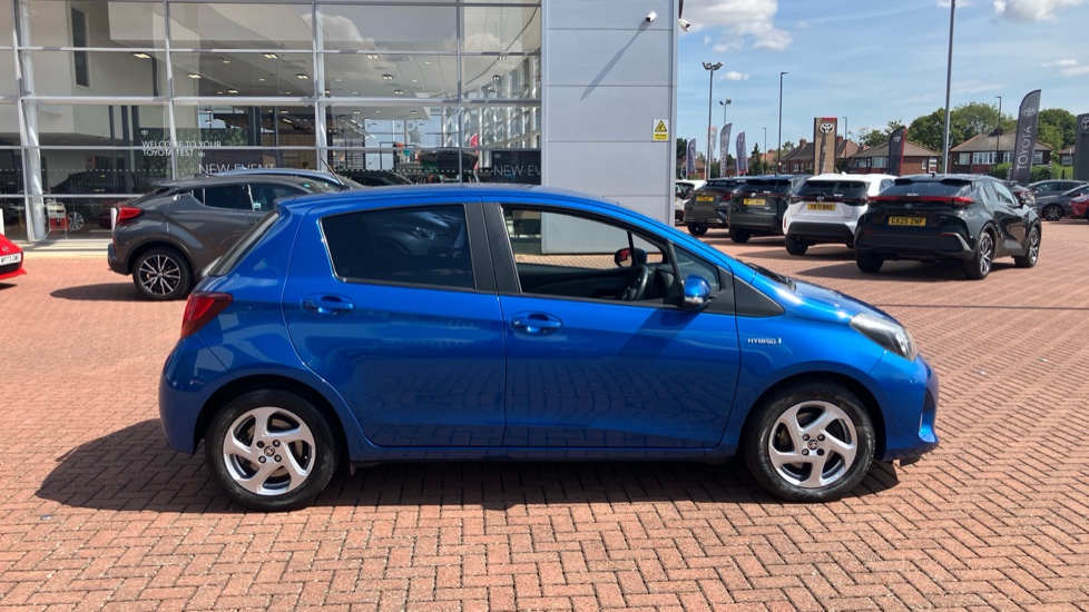 Toyota Yaris 1.5 Hybrid Icon 5dr CVT Hybrid Hatchback - Image 23