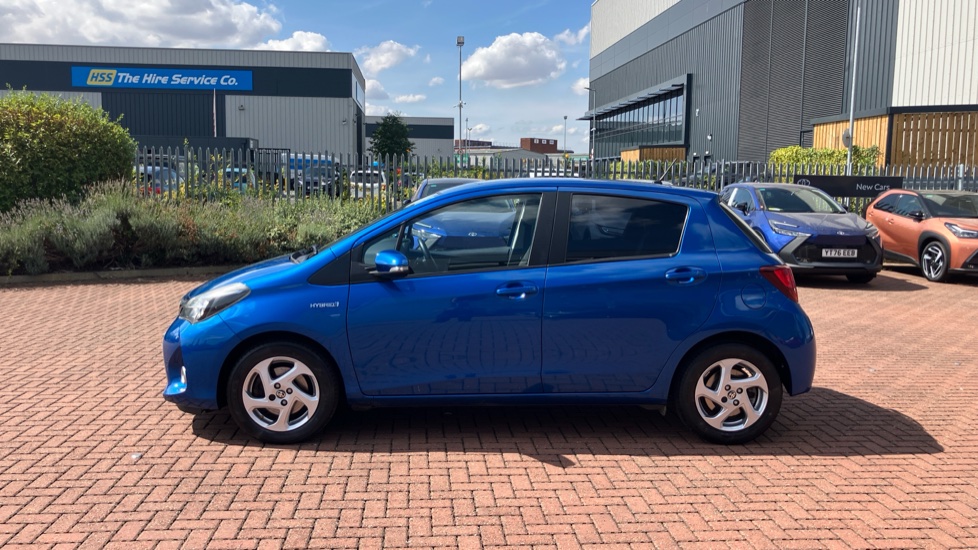 Toyota Yaris 1.5 Hybrid Icon 5dr CVT Hybrid Hatchback - Image 24