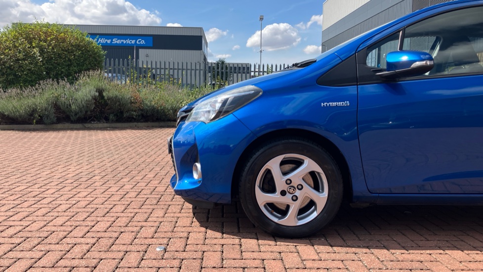 Toyota Yaris 1.5 Hybrid Icon 5dr CVT Hybrid Hatchback - Image 25