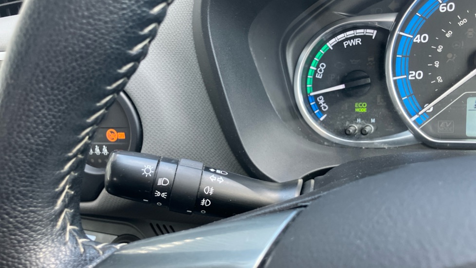 Toyota Yaris 1.5 Hybrid Icon 5dr CVT Hybrid Hatchback - Image 31