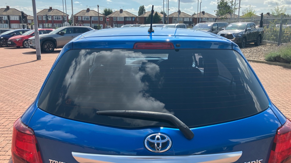 Toyota Yaris 1.5 Hybrid Icon 5dr CVT Hybrid Hatchback - Image 37