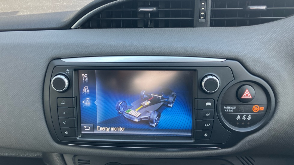 Toyota Yaris 1.5 Hybrid Icon 5dr CVT Hybrid Hatchback - Image 39