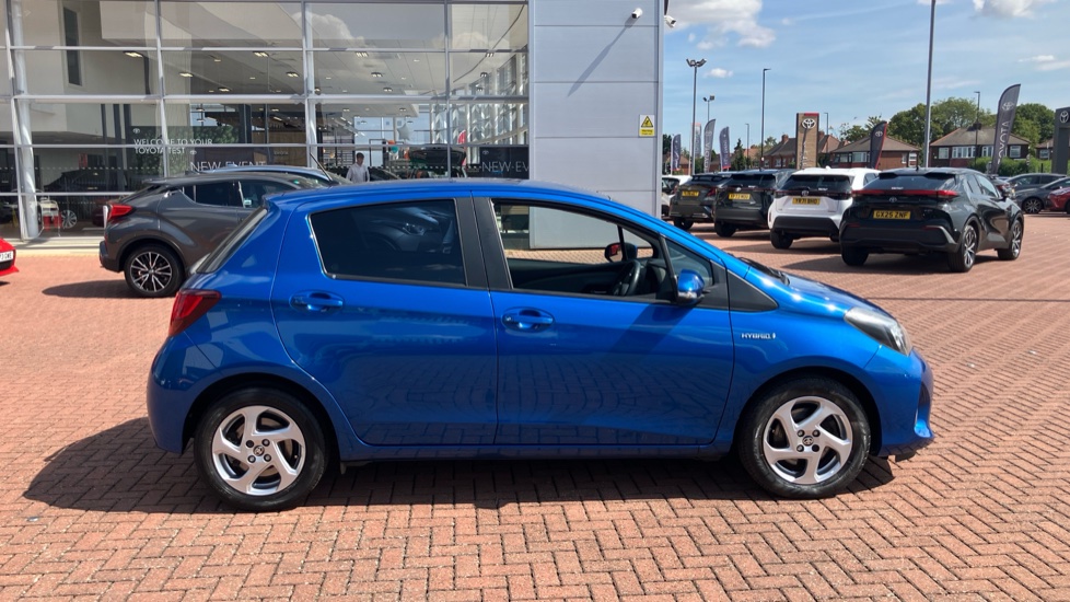 Toyota Yaris 1.5 Hybrid Icon 5dr CVT Hybrid Hatchback - Image 46