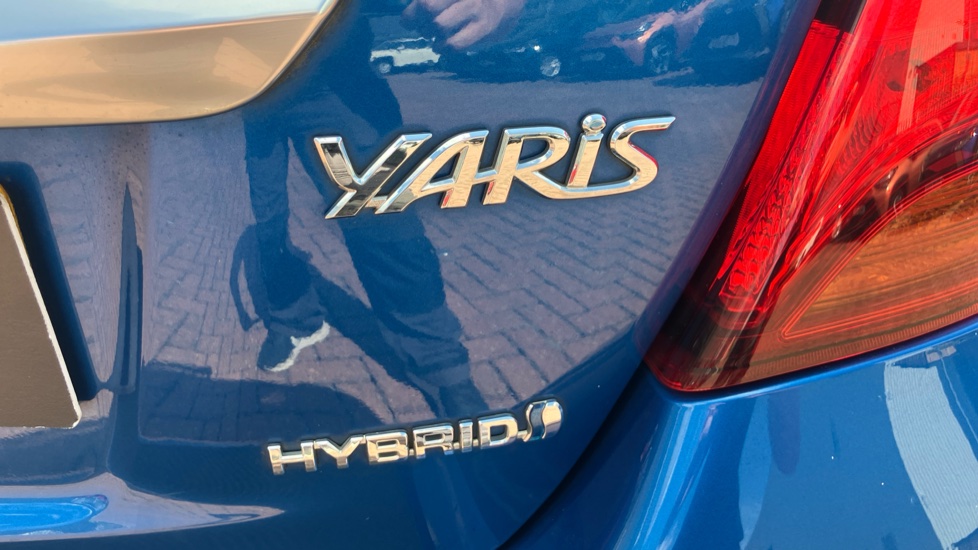 Toyota Yaris 1.5 Hybrid Icon 5dr CVT Hybrid Hatchback - Image 55
