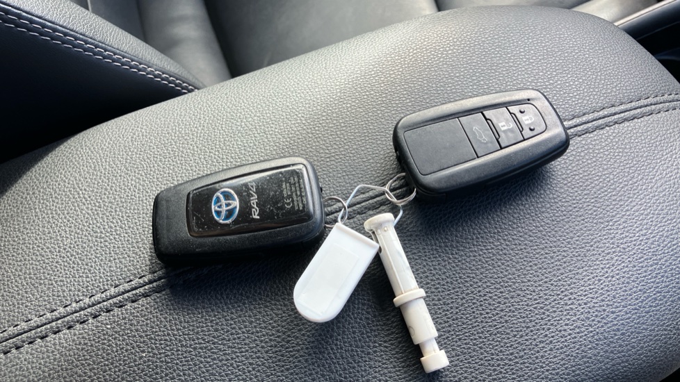 Toyota RAV4 2.5 VVT-i Hybrid Excel 5dr CVT Hybrid Estate - Image 28