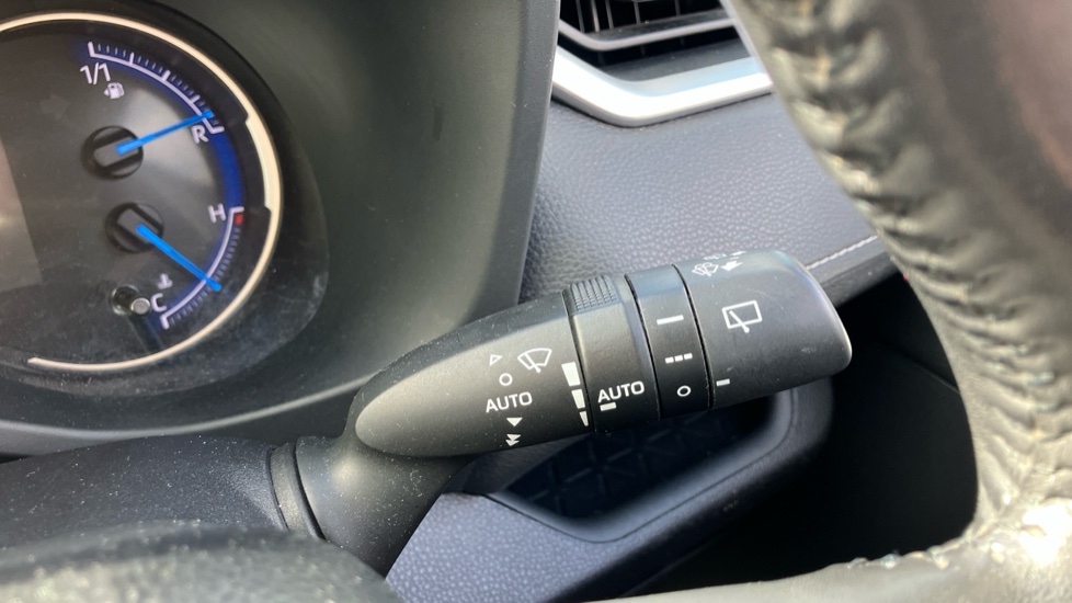 Toyota RAV4 2.5 VVT-i Hybrid Excel 5dr CVT Hybrid Estate - Image 33