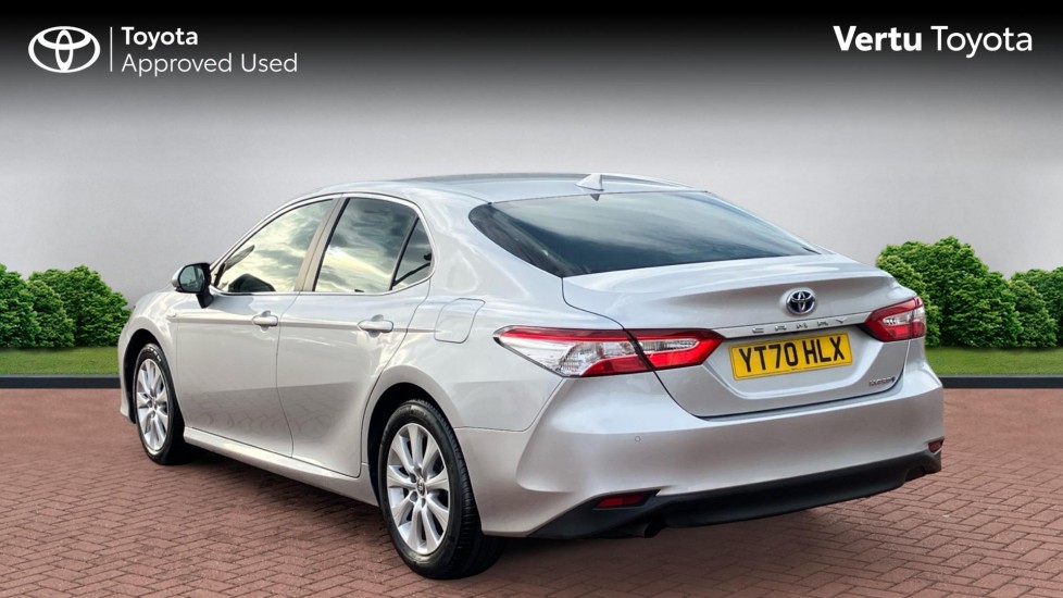 Toyota Camry 2.5 VVT-i Hybrid Design 4dr CVT Hybrid Saloon - Image 4