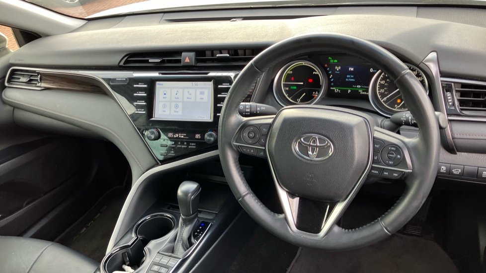 Toyota Camry 2.5 VVT-i Hybrid Design 4dr CVT Hybrid Saloon - Image 6