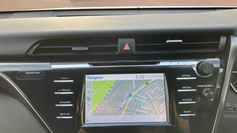 Toyota Camry 2.5 VVT-i Hybrid Design 4dr CVT Hybrid Saloon - Image 9