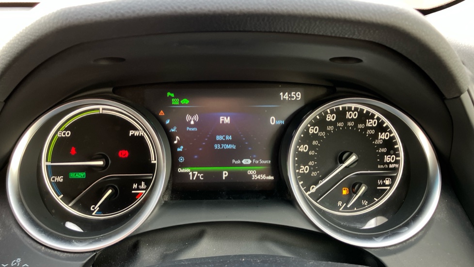 Toyota Camry 2.5 VVT-i Hybrid Design 4dr CVT Hybrid Saloon - Image 11
