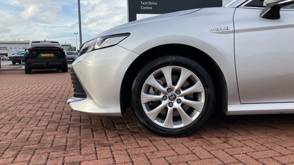 Toyota Camry 2.5 VVT-i Hybrid Design 4dr CVT Hybrid Saloon - Image 25
