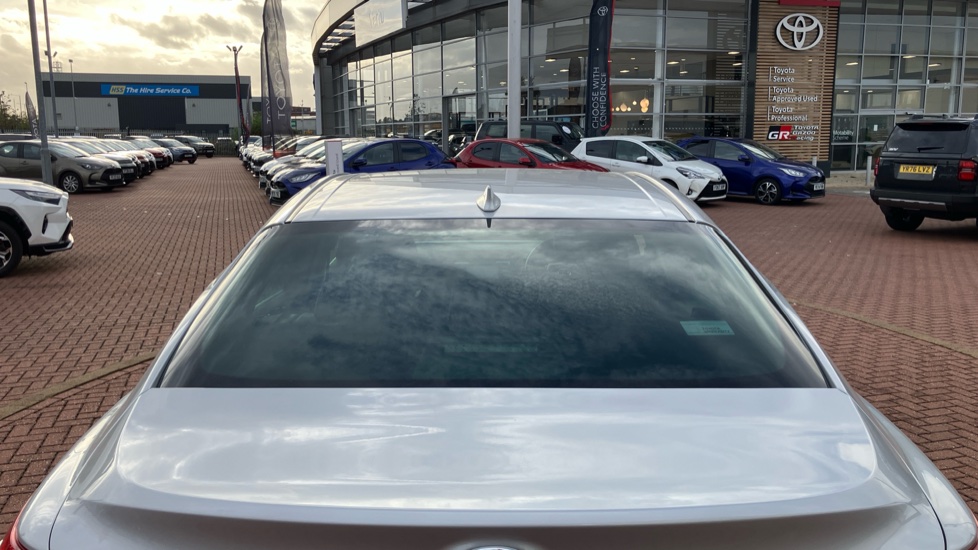 Toyota Camry 2.5 VVT-i Hybrid Design 4dr CVT Hybrid Saloon - Image 38