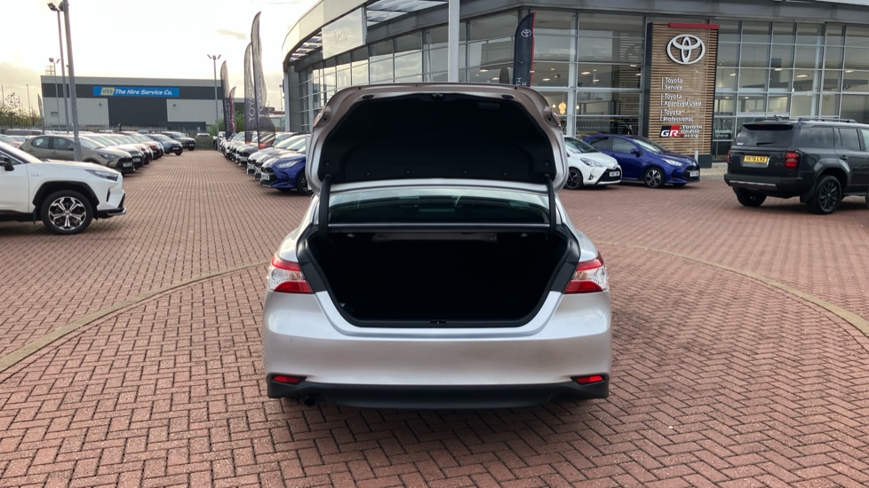 Toyota Camry 2.5 VVT-i Hybrid Design 4dr CVT Hybrid Saloon - Image 57