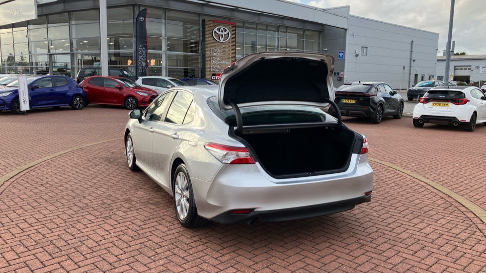 Toyota Camry 2.5 VVT-i Hybrid Design 4dr CVT Hybrid Saloon - Image 58