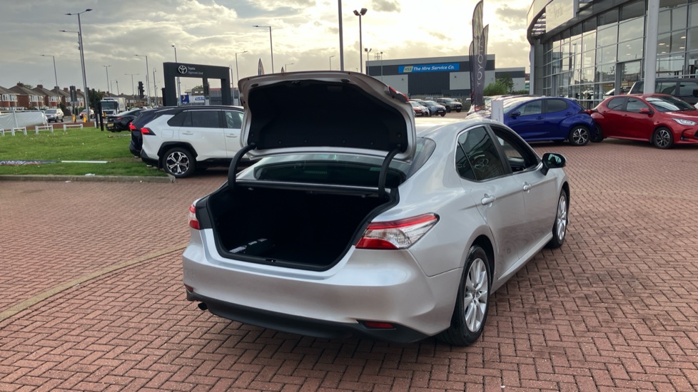 Toyota Camry 2.5 VVT-i Hybrid Design 4dr CVT Hybrid Saloon - Image 59