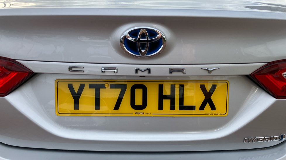 Toyota Camry 2.5 VVT-i Hybrid Design 4dr CVT Hybrid Saloon - Image 61