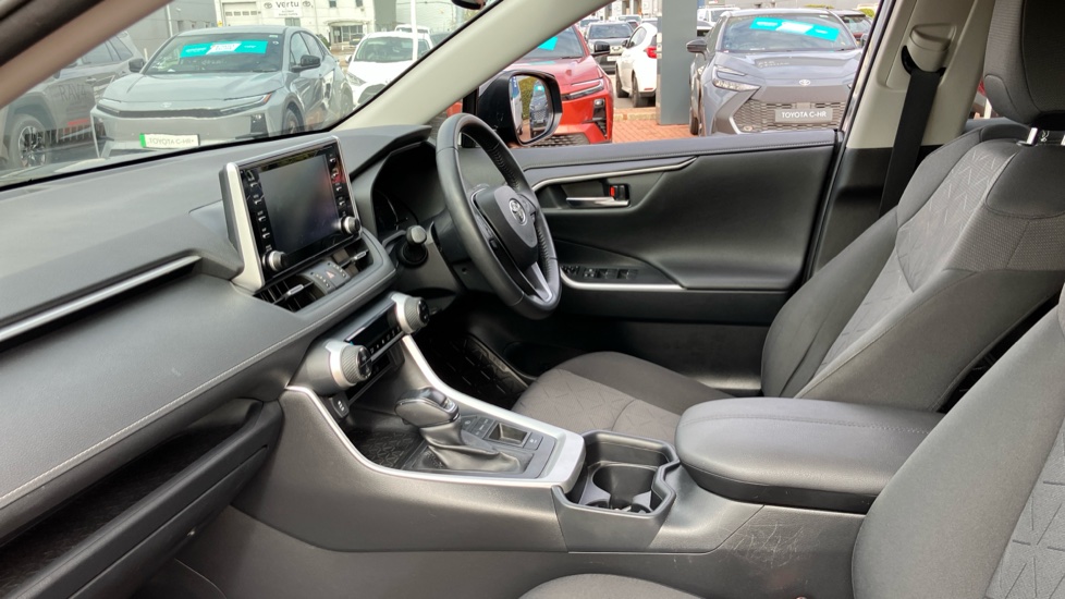 Toyota RAV4 2.5 VVT-i Hybrid Design 5dr CVT 2WD Hybrid Estate - Image 5