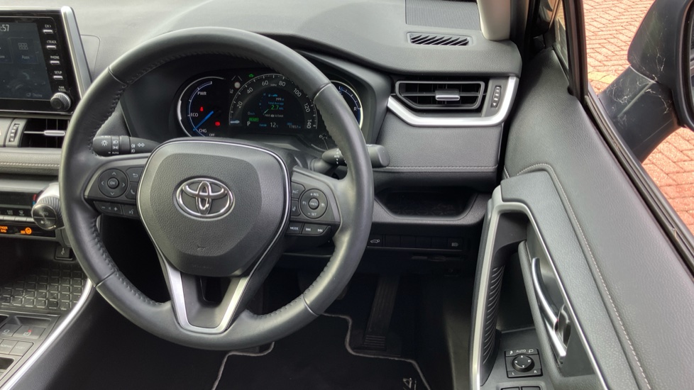 Toyota RAV4 2.5 VVT-i Hybrid Design 5dr CVT 2WD Hybrid Estate - Image 10