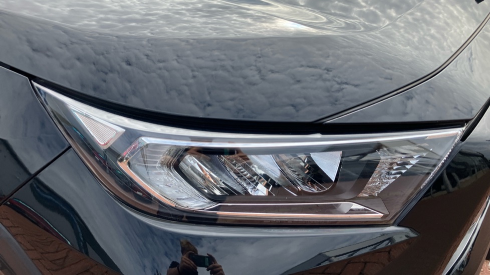 Toyota RAV4 2.5 VVT-i Hybrid Design 5dr CVT 2WD Hybrid Estate - Image 20