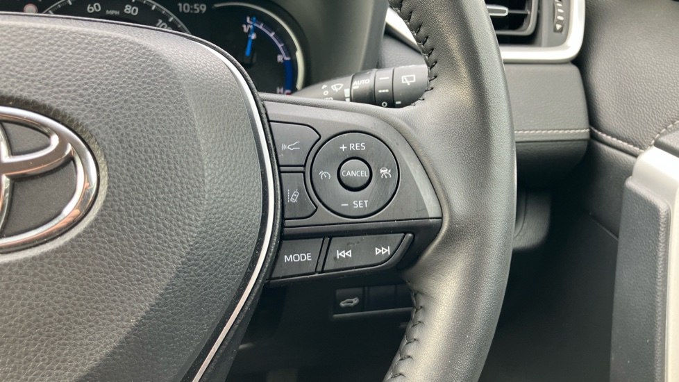 Toyota RAV4 2.5 VVT-i Hybrid Design 5dr CVT 2WD Hybrid Estate - Image 29