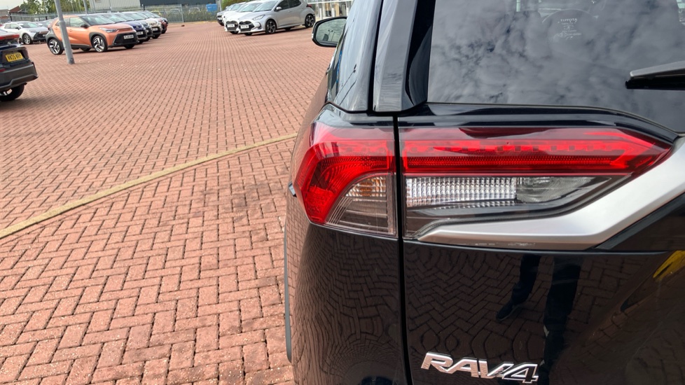 Toyota RAV4 2.5 VVT-i Hybrid Design 5dr CVT 2WD Hybrid Estate - Image 36
