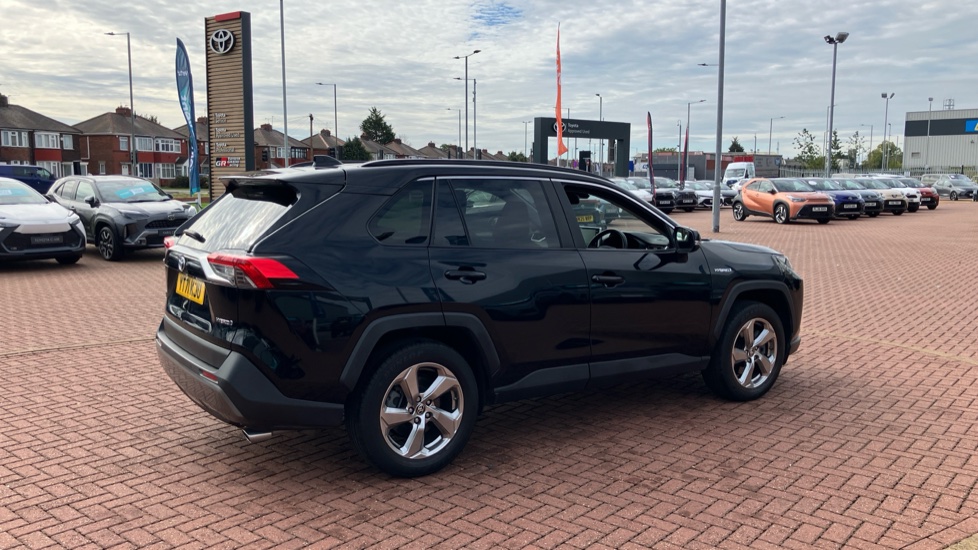 Toyota RAV4 2.5 VVT-i Hybrid Design 5dr CVT 2WD Hybrid Estate - Image 44