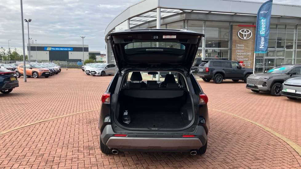 Toyota RAV4 2.5 VVT-i Hybrid Design 5dr CVT 2WD Hybrid Estate - Image 57