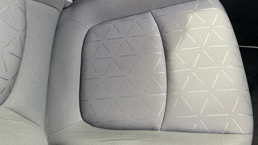 Toyota RAV4 2.5 VVT-i Hybrid Design 5dr CVT 2WD Hybrid Estate - Image 63