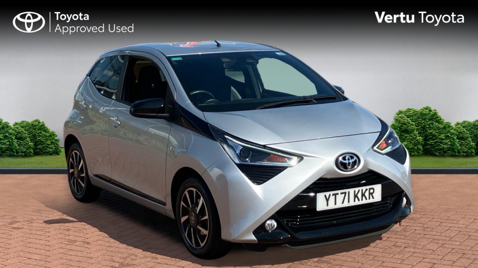 Toyota Aygo 1.0 VVT-i X-Trend TSS 5dr x-shift Petrol Hatchback - Image 1