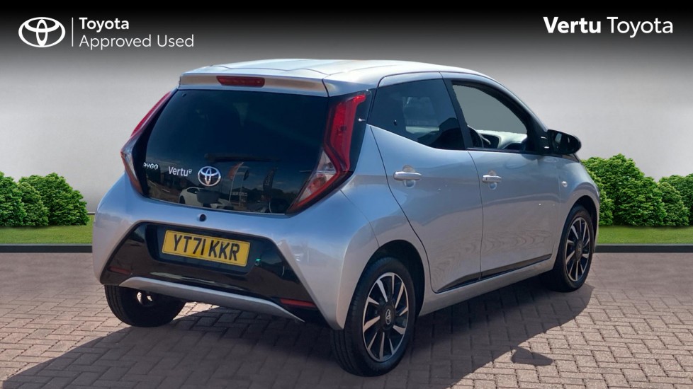 Toyota Aygo 1.0 VVT-i X-Trend TSS 5dr x-shift Petrol Hatchback - Image 2
