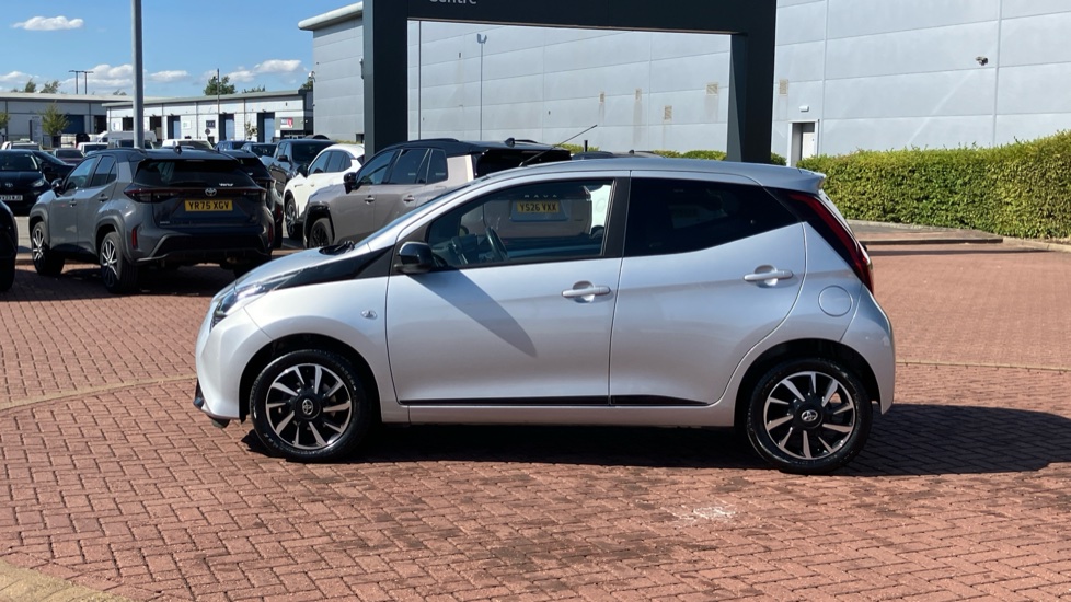 Toyota Aygo 1.0 VVT-i X-Trend TSS 5dr x-shift Petrol Hatchback - Image 24