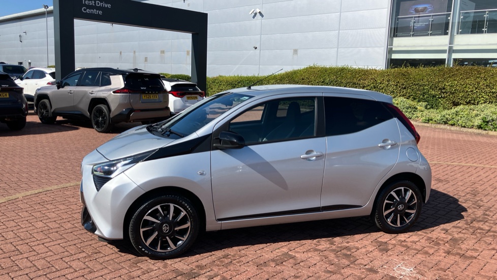 Toyota Aygo 1.0 VVT-i X-Trend TSS 5dr x-shift Petrol Hatchback - Image 44