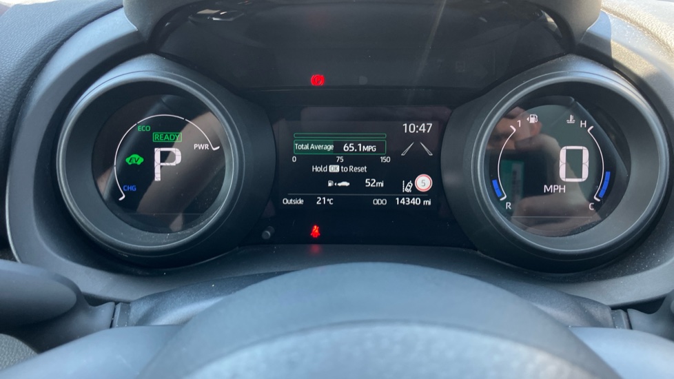 Toyota Yaris 1.5 Hybrid Design 5dr CVT Hybrid Hatchback - Image 11