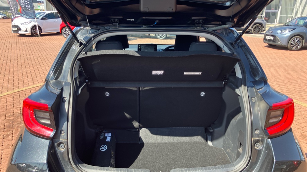 Toyota Yaris 1.5 Hybrid Design 5dr CVT Hybrid Hatchback - Image 13
