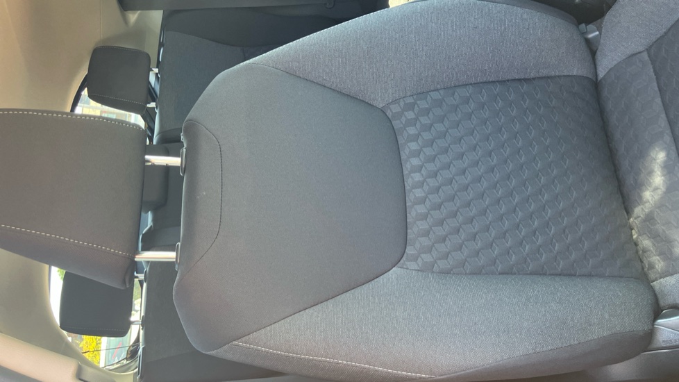 Toyota Yaris 1.5 Hybrid Design 5dr CVT Hybrid Hatchback - Image 14