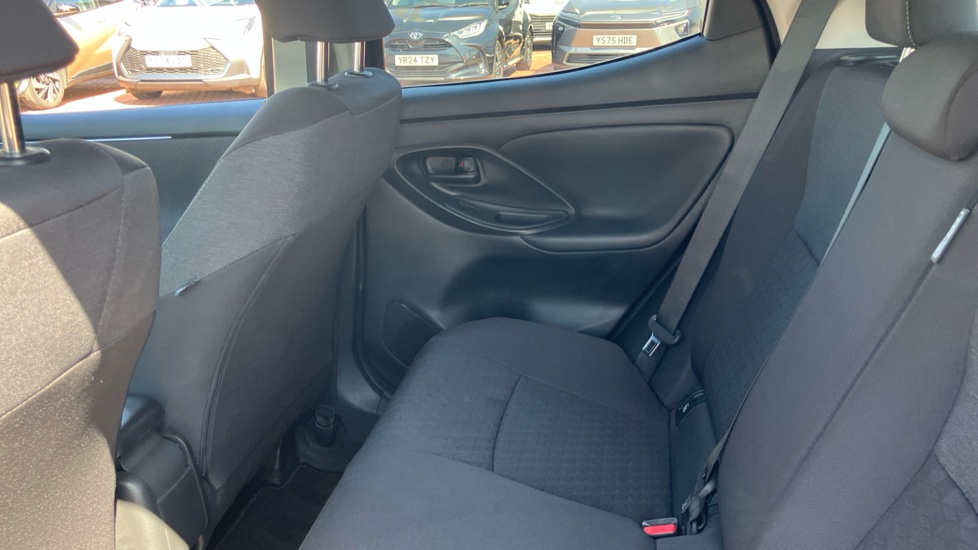 Toyota Yaris 1.5 Hybrid Design 5dr CVT Hybrid Hatchback - Image 15