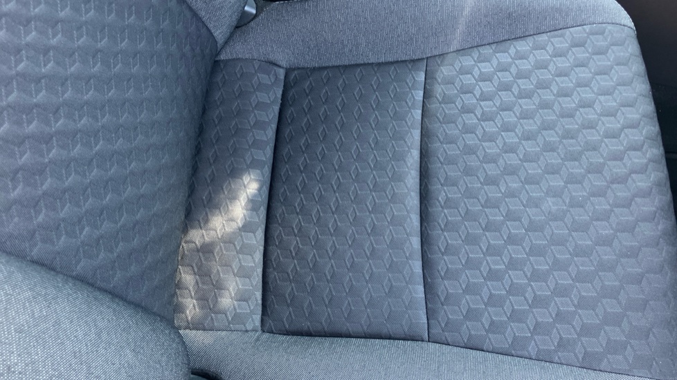 Toyota Yaris 1.5 Hybrid Design 5dr CVT Hybrid Hatchback - Image 17