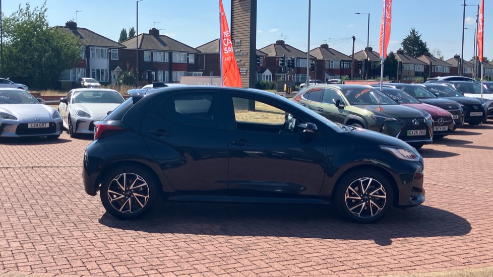 Toyota Yaris 1.5 Hybrid Design 5dr CVT Hybrid Hatchback - Image 23