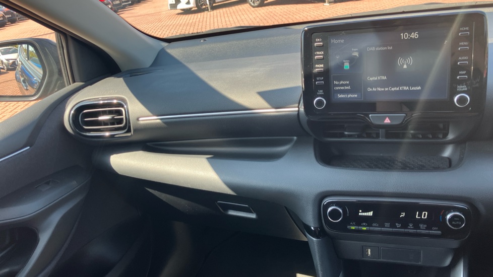 Toyota Yaris 1.5 Hybrid Design 5dr CVT Hybrid Hatchback - Image 54