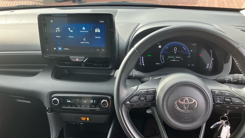 Toyota Yaris 1.5 Hybrid Design 5dr CVT Hybrid Hatchback - Image 7
