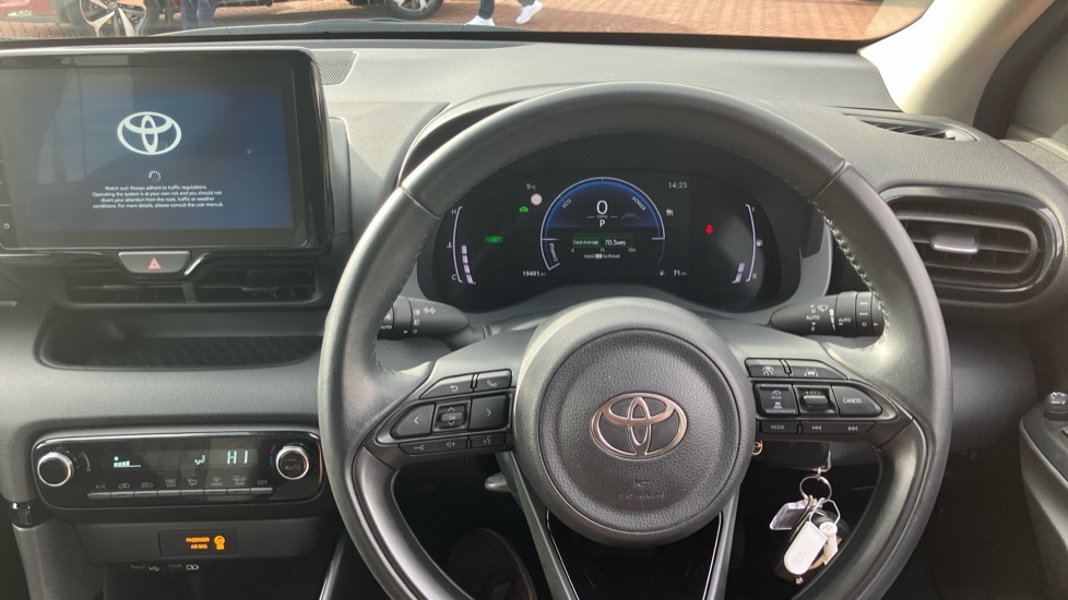 Toyota Yaris 1.5 Hybrid Design 5dr CVT Hybrid Hatchback - Image 10