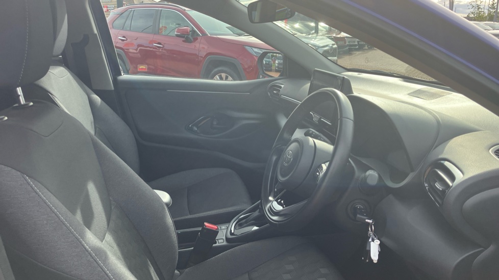 Toyota Yaris 1.5 Hybrid Design 5dr CVT Hybrid Hatchback - Image 12